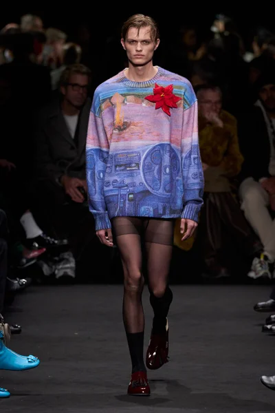 Look 10